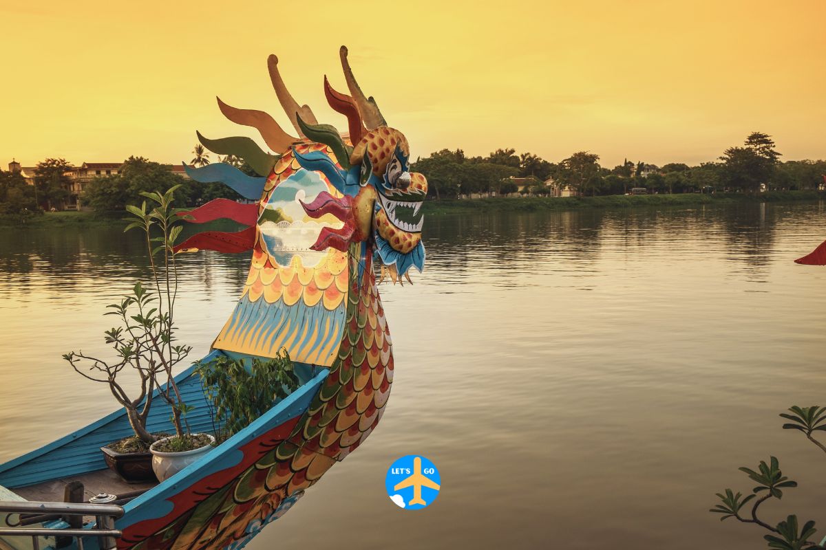 20 จุดเช็คอินห้ามพลาด เวียดนามกลาง โดย samitivejsriracha.itboxdemo.com ล่องแม่น้ำหอม เมืองเว้